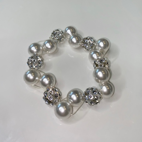 Women’s Pearl stretch bracelet with Swarovski crystals ball bracelet for wedding - Picture 11 of 13